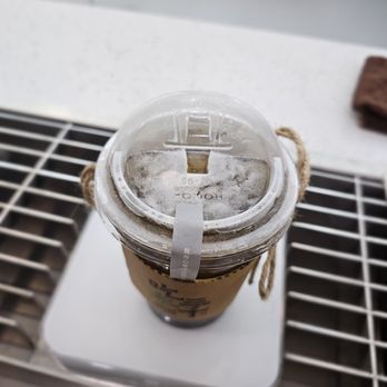 Chicha San Chen - Osmanthus Oolong on a less crowded Thursday. Wrong topping but excellent quality tea - Bubble Tea Near Me - New York, New York Chicha San Chen - Osmanthus Oolong on a less crowded Thursday. Wrong topping but excellent quality tea - Bubble Tea Near Me - New York, New York