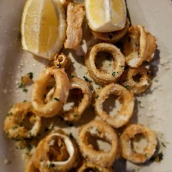 Giovanni's Italian Kitchen - Fried Calamari