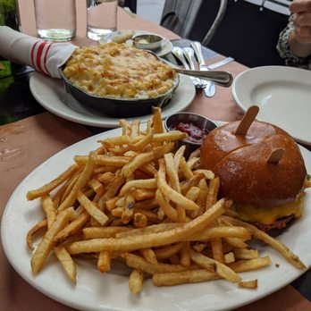 The Smith - Burger and mac and cheese - New American Near Me - New York, New York The Smith - Burger and mac and cheese - New American Near Me - New York, New York