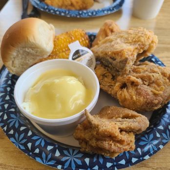 Hitching Post Kellogg - World's Best Fried Chicken - American Near Me - Cincinnati, Ohio