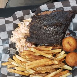 Kellie Ann's BBQ - Awesome ribs and pulled chicken. Picture is missing the corn