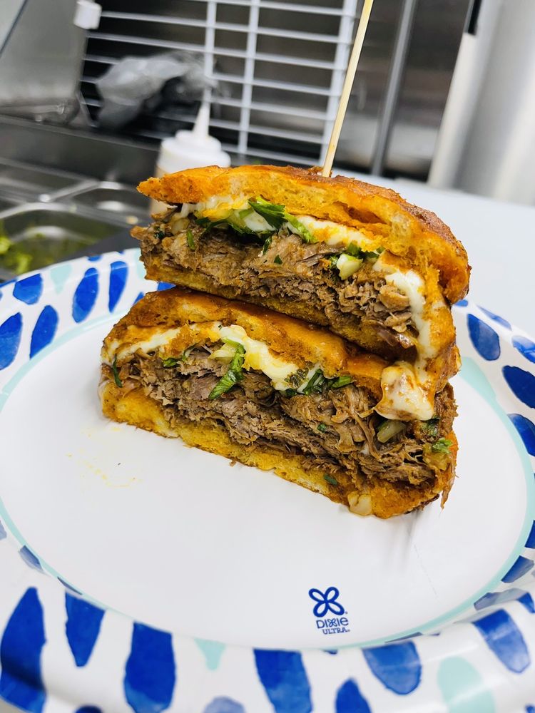 La Capital Tacos y Tortas