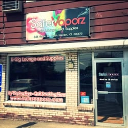Safer Vaporz - An outside view of Safer Vaporz located on the North Haven and Hamden line.