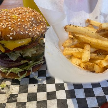 Superburger - This is the mini cheeseburger, they come even bigger! - Burgers Near Me - Petaluma, California Superburger - This is the mini cheeseburger, they come even bigger! - Burgers Near Me - Petaluma, California