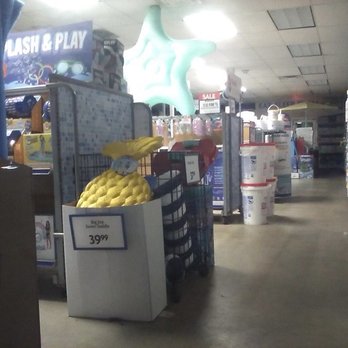 Leslie's Pool Supplies - They even sell fruit in bulks. Lemons, apples and oranges among other things. More chemicals in the back. - Hot Tub & Pool Near Me - North Hollywood, California Leslie's Pool Supplies - They even sell fruit in bulks. Lemons, apples and oranges among other things. More chemicals in the back. - Hot Tub & Pool Near Me - North Hollywood, California