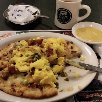 Metro Diner - Breakfast pizza with Hazelnut coffee - American Near Me - Altamonte Springs, Florida