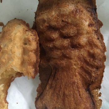Kim's A La Cart - Custard waffle (partially eaten) - Food Trucks Near Me - Toronto, Ontario Kim's A La Cart - Custard waffle (partially eaten) - Food Trucks Near Me - Toronto, Ontario