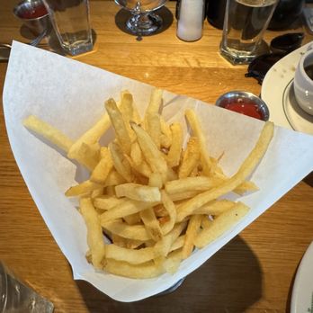 Hillstone Restaurant - New American Near Me - Bal Harbour, Florida