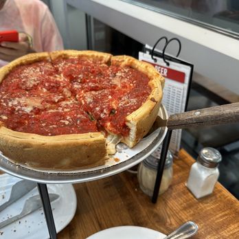 Giordano's - CHICAGO CLASSIC (Deep Dish) SM Size Pepperoni, Mushrooms, Green Peppers & Onions - Pizza Near Me - Chicago, Illinois Giordano's - CHICAGO CLASSIC (Deep Dish) SM Size Pepperoni, Mushrooms, Green Peppers & Onions - Pizza Near Me - Chicago, Illinois