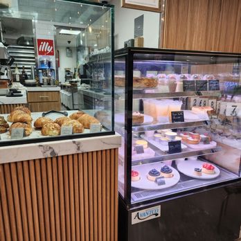 Le Saint Honore - Great selection of pastries - Bakeries Near Me - Dana Point, California