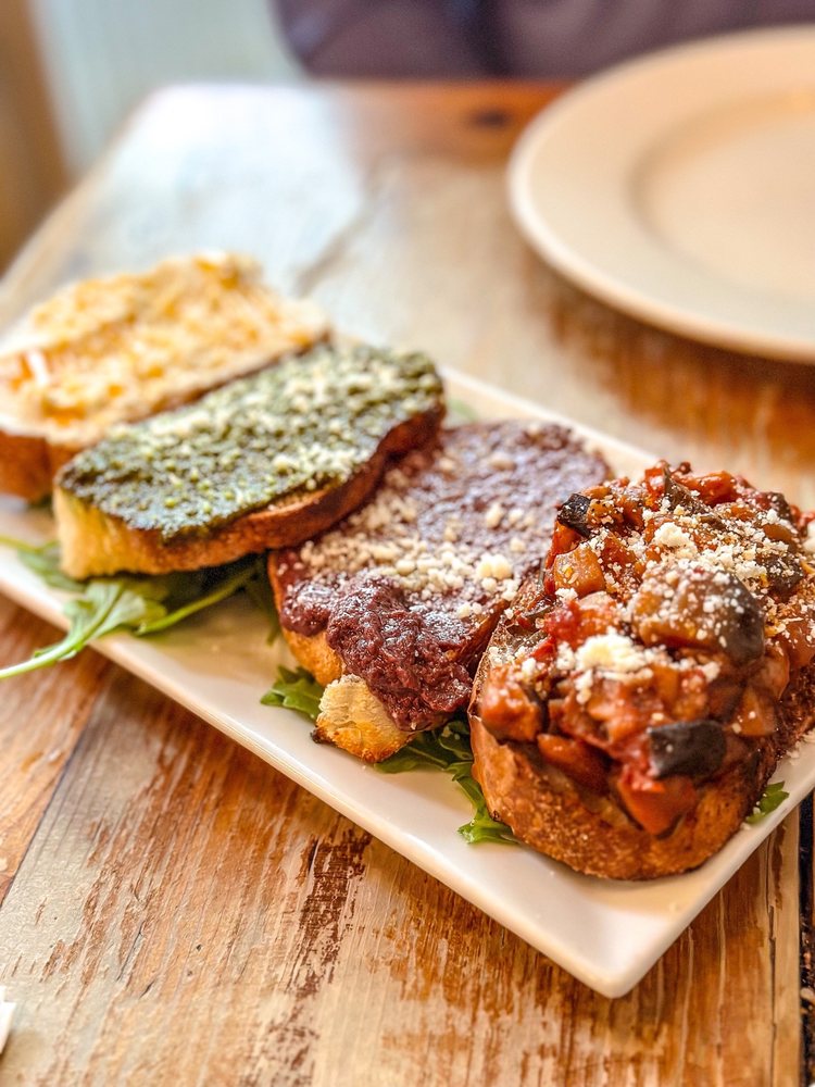 Social spots from Dellarocco's Brick Oven Pizza