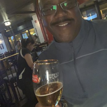 Elephant & Castle - Pubs Near Me - Chicago, Illinois