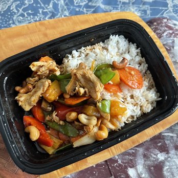 The Bangkok - Roasted Cashew Nut Chicken - Vietnamese Near Me - Melrose, Massachusetts