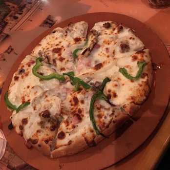 Venice Kitchen - Deluxe pizza w alfredo base - Pizza Near Me - Memphis, Tennessee Venice Kitchen - Deluxe pizza w alfredo base - Pizza Near Me - Memphis, Tennessee