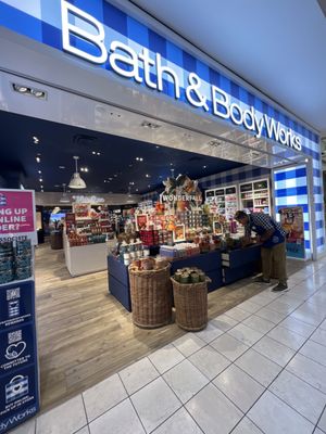 Bath & Body Works by null