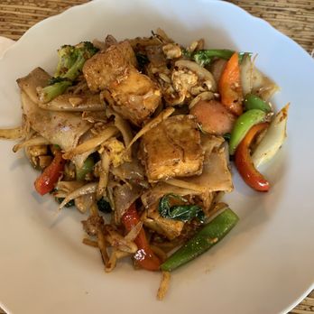 Basilic Essentially Thai - Spicy noodles - Thai Near Me - Seattle, Washington Basilic Essentially Thai - Spicy noodles - Thai Near Me - Seattle, Washington