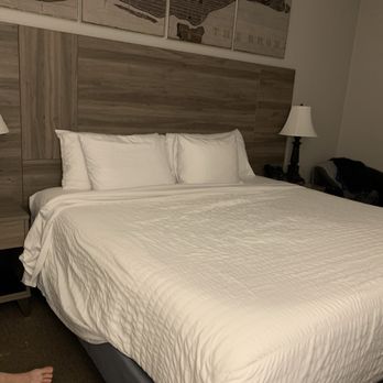 Harvest Inn Hotel - King size bed - Hotels Near Me - Pine Bush, New York Harvest Inn Hotel - King size bed - Hotels Near Me - Pine Bush, New York