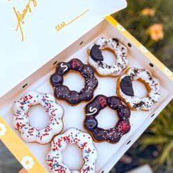 R&B Tea - Mochinut - Mochi donuts