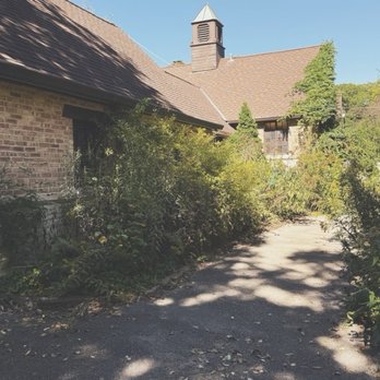 Hawthorne Glen Educational Center - Parks Near Me - Milwaukee, Wisconsin