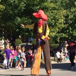 Fall Foliage Festival - Stilts guy, a fixture in the parade!