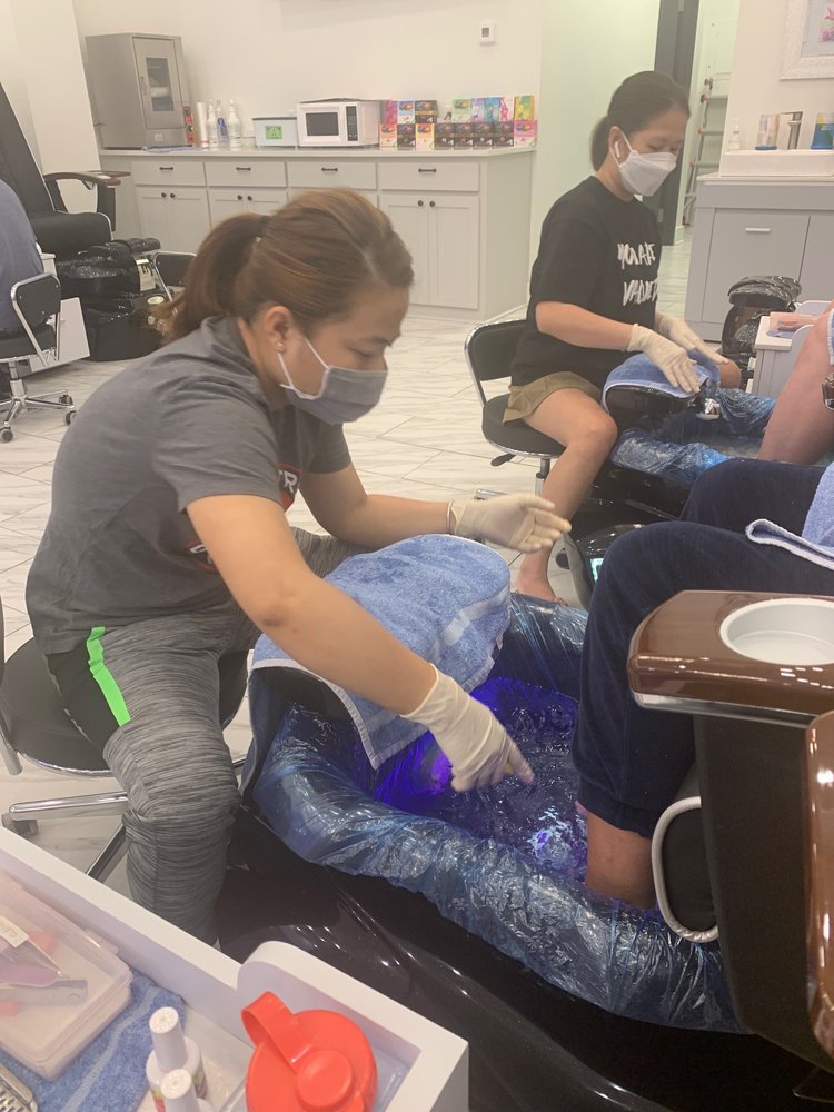 REVEL NAIL BAR Updated October 2024 13 Reviews 103 Laurel Park CV, Flowood, Mississippi