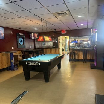 Applejack's Bar & Grille - back area with pool table - Pubs Near Me - Keansburg, New Jersey Applejack's Bar & Grille - back area with pool table - Pubs Near Me - Keansburg, New Jersey