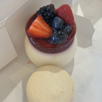 Paul And Jack Bakery - Vanilla Macaron & Panna Cotta - Bakeries Near Me - Raleigh, North Carolina Paul And Jack Bakery - Vanilla Macaron & Panna Cotta - Bakeries Near Me - Raleigh, North Carolina