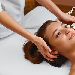 Only Skin - Kosmetikbehandlung mit Mesoporation und Hyaluron Serum