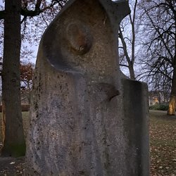 Eulenskulptur - ... Blick auf die Skulptur ...