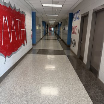 Riverside High School - math hallway - Middle Schools & High Schools Near Me - Leesburg, Virginia