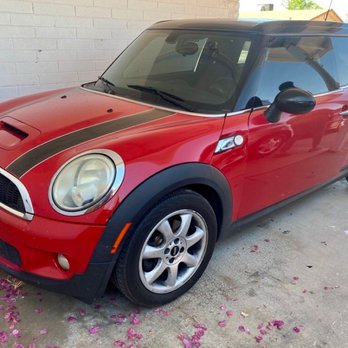 Genesis Auto Glass and Window Tint - Excellent window tinting. - Auto Glass Services Near Me - Phoenix, Arizona Genesis Auto Glass and Window Tint - Excellent window tinting. - Auto Glass Services Near Me - Phoenix, Arizona