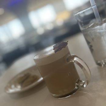 Eggsperts Cafe - Honey Lavender Latte w/ Choc Chip Cookies - Breakfast & Brunch Near Me - Orland Park, Illinois