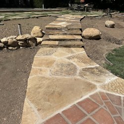 Evolution Landscaping  - Brown Cherokee flagstone walkway