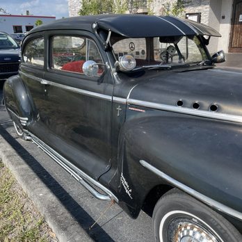 Visani - Owners car at Visani - I was expecting Al Capone to get out with a tommy gun! - Comedy Clubs Near Me - Port Charlotte, Florida Visani - Owners car at Visani - I was expecting Al Capone to get out with a tommy gun! - Comedy Clubs Near Me - Port Charlotte, Florida