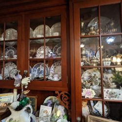Equestrian Estates B&B - China cabinet
