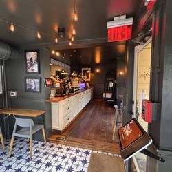 Zinneken's - Harvard Square - Inside
