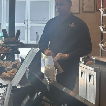 Panera Bread - Very bad customer service - Salad Near Me - Yonkers, New York