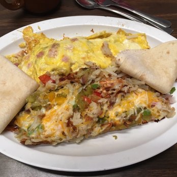 Ranch House Grille - Omelet and western style hash browns - Breakfast & Brunch Near Me - Page, Arizona Ranch House Grille - Omelet and western style hash browns - Breakfast & Brunch Near Me - Page, Arizona