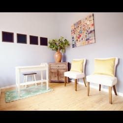 Llonna Burbidge Massage - Lobby