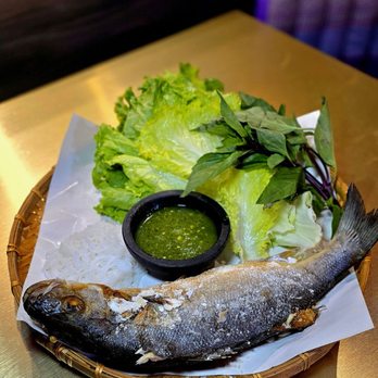 Isaan Der - Thai Near Me - Toronto, Ontario
