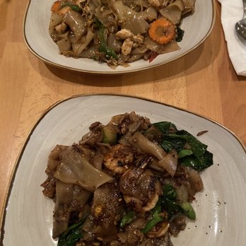 Corthaiyou - chicken Pad Kee Mow, shrimp Pad See Ew - Thai Near Me - Brooklyn, New York
