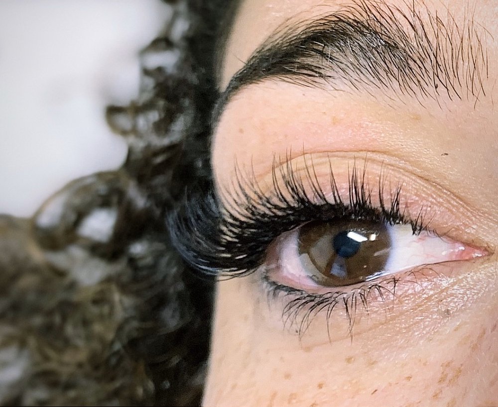 MINX Lash Club Logo
