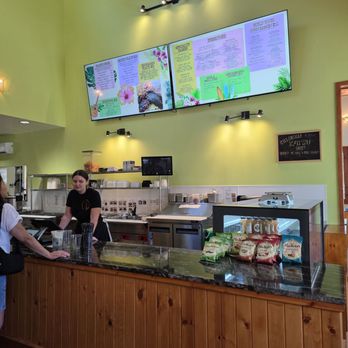 The Golden Pineapple - Interior - Hawaiian Near Me - Sacramento, California