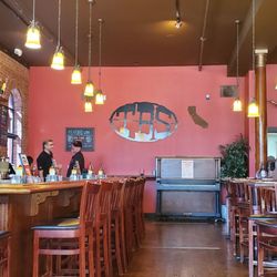 The Burger Saloon - Great bar and ambience