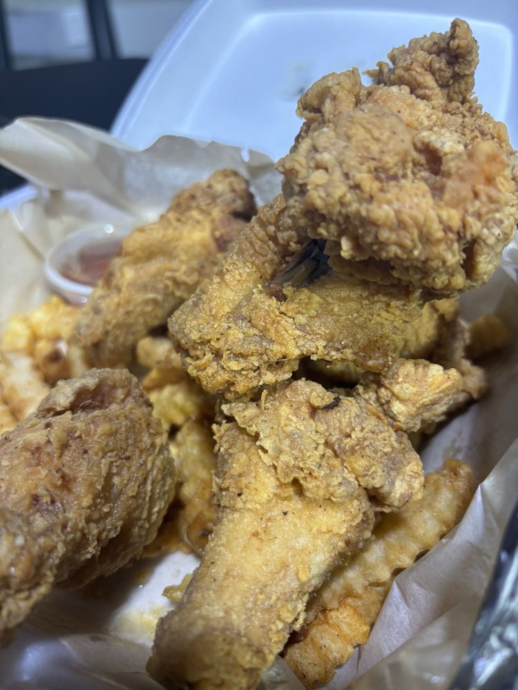 Cousin’s Cajun Market Logo