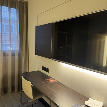 Novotel Madrid Centre - Room desk area - Hotels Near Me - Madrid, M