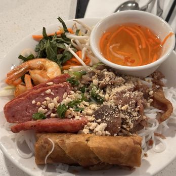 Tan Tan Cafe & Delicatessen - Delis Near Me - Beaverton, Oregon