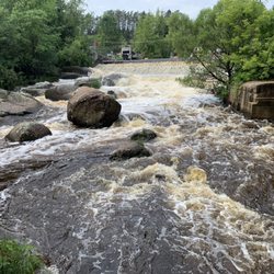 Tilleda Falls Campground - The river after the falls at the dam