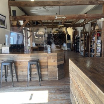 Six Mile Creek Vineyard - Main area - Wineries Near Me - Ithaca, New York