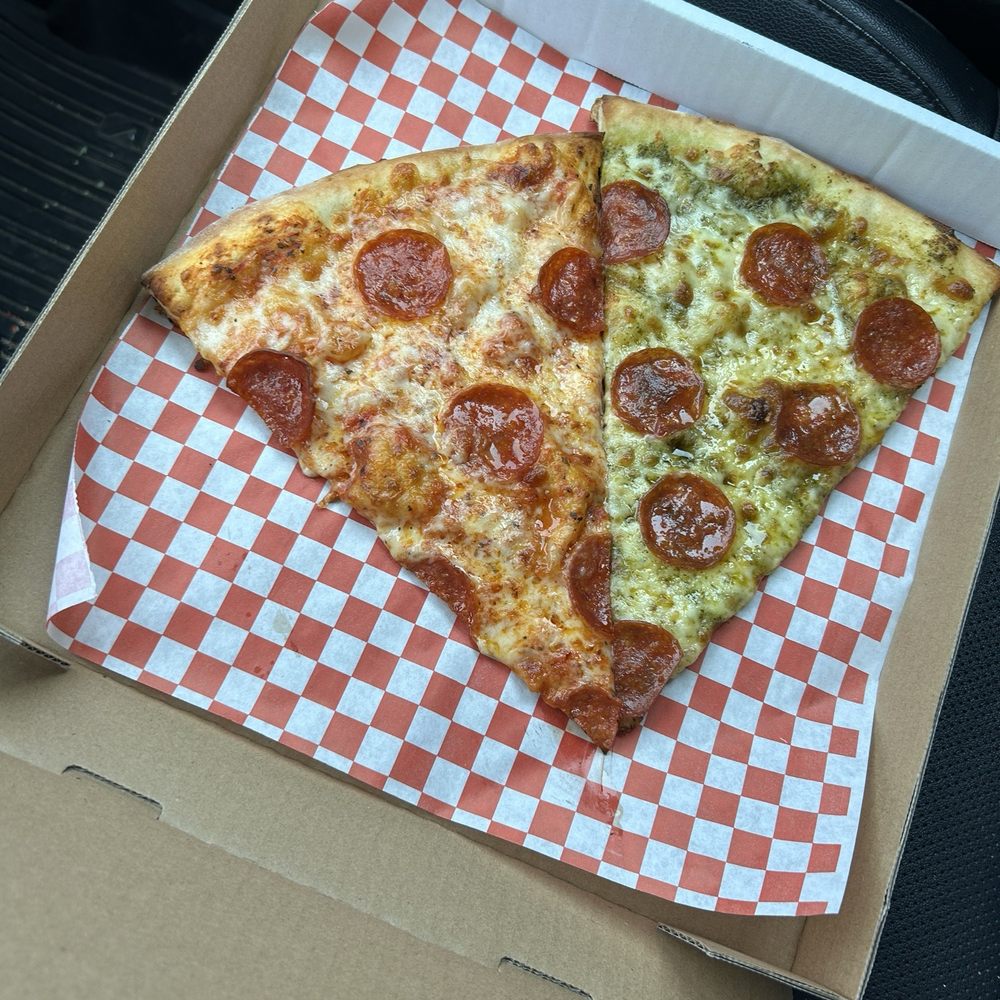 Johnny’s NY Pizzeria - 1 slice pepperoni 1 slice pesto pepperoni - Pizza Near Me - Rocklin, California